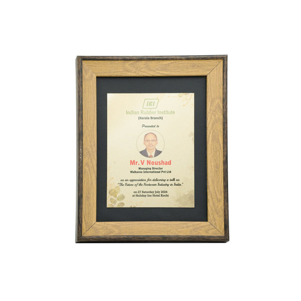 Prestige Wooden Display 
Memento
